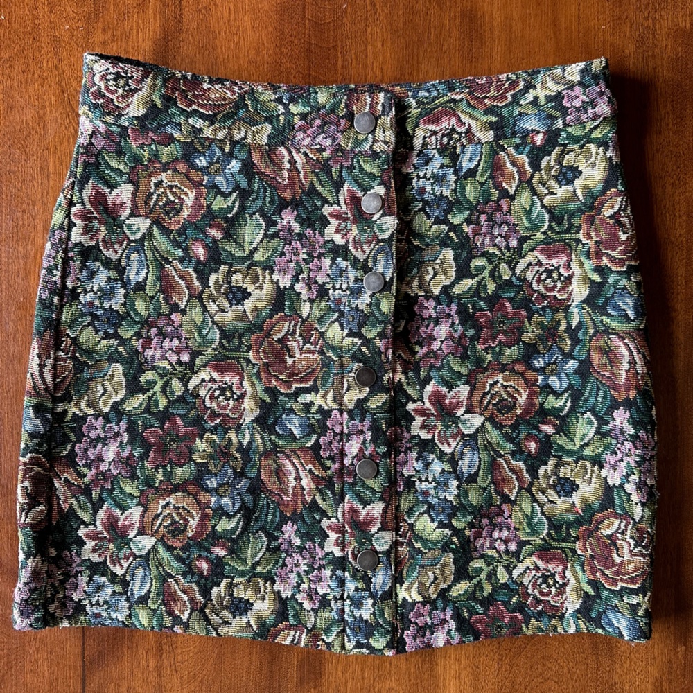 Floral printed mini skirt